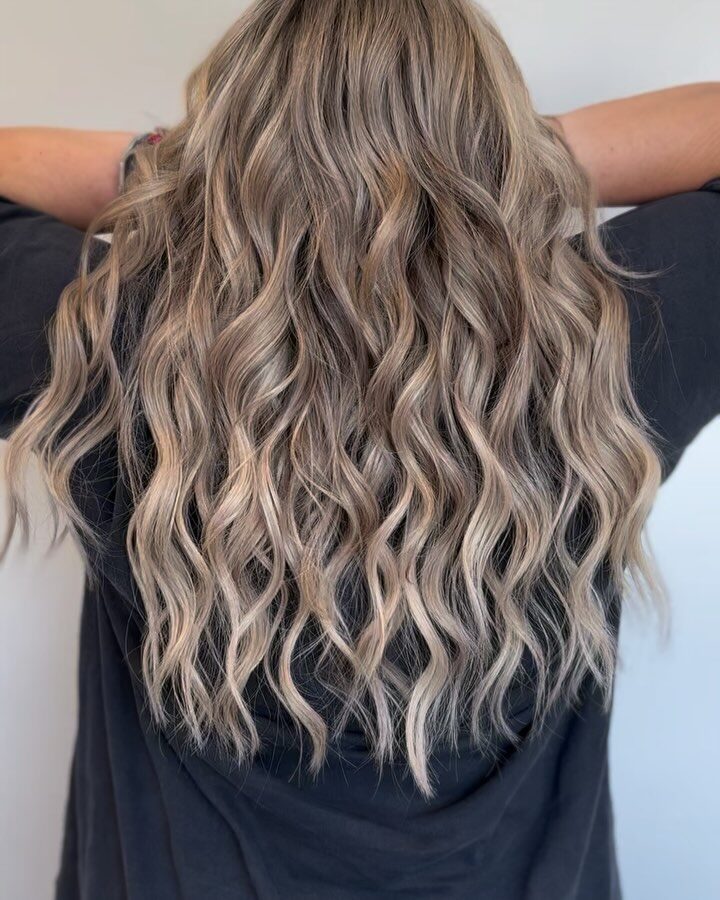 Smoky beige blonde waves by Natalie Marie